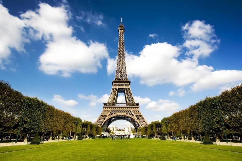 Greeter-nid Douillet Au Bord Du Canal St Martin Parigi